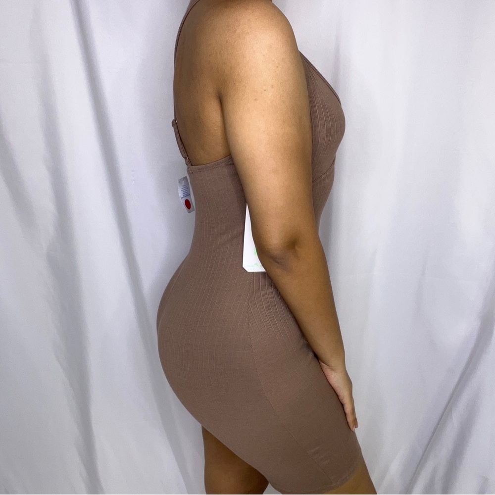 Romper - Picture 2 of 5